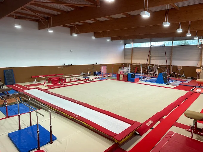 Vue générale de la salle de gymnastique