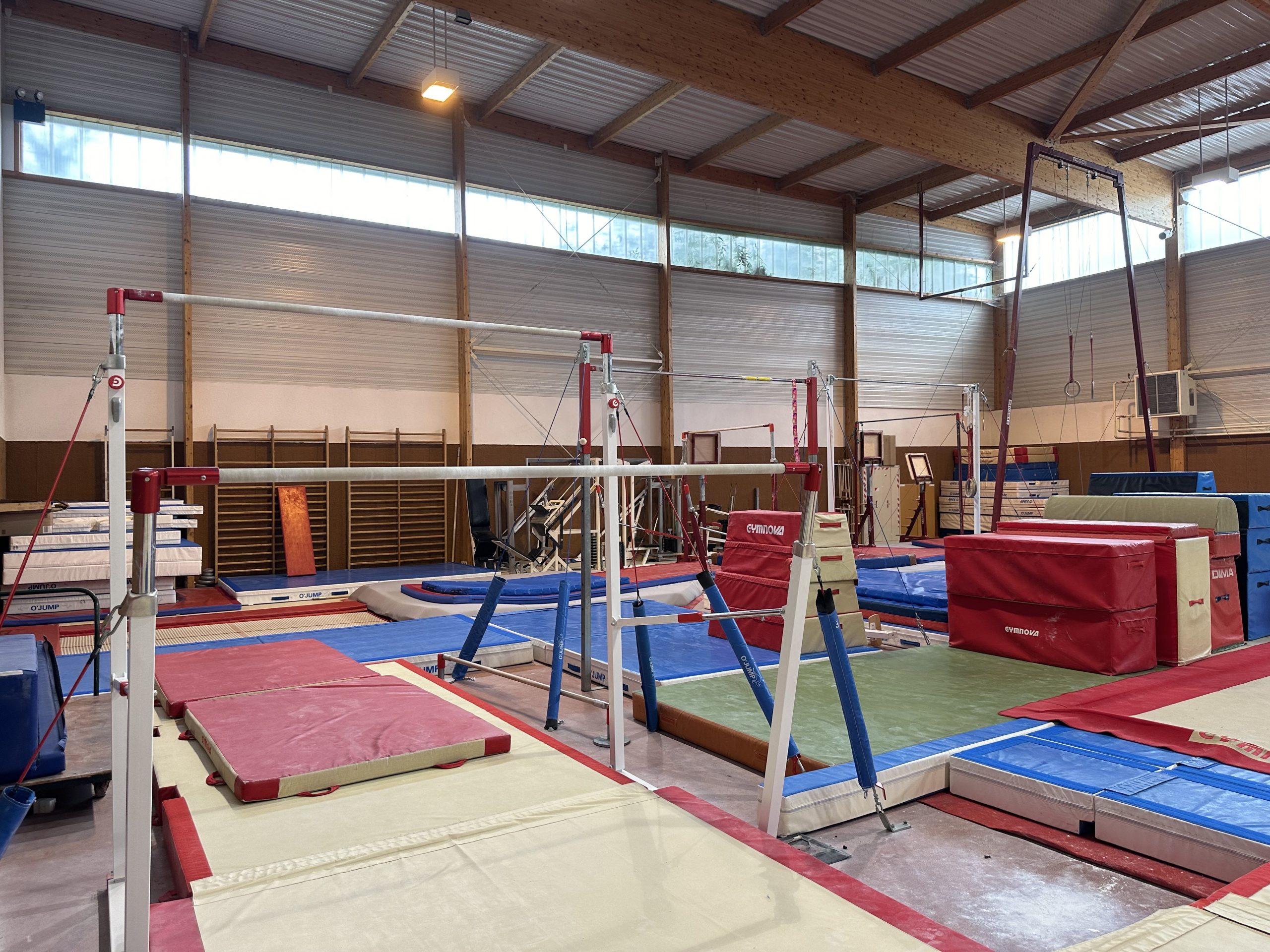 Salle de gymnastique à Charmes